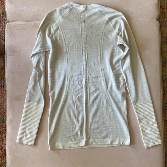 Lululemon swiftly tech long sleeve - Picture 2 of 4